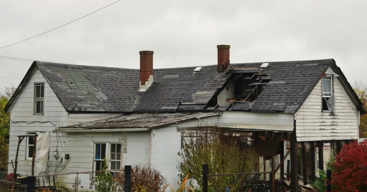 emergency roofing mistakes